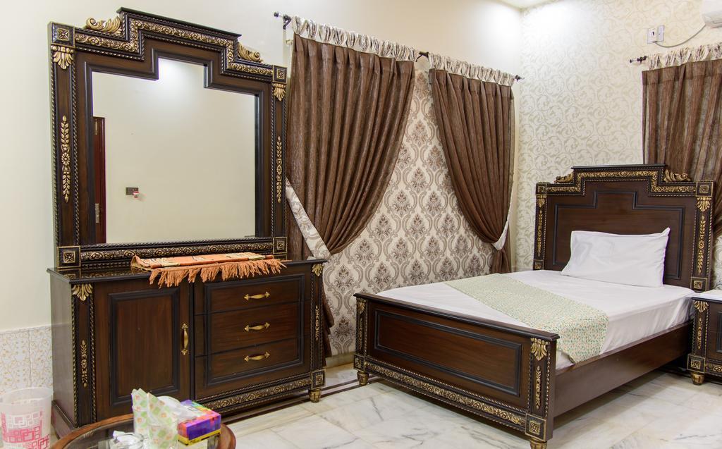 Patel Residency Guest House Karachi Buitenkant foto